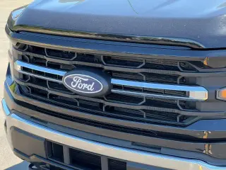 Ford F-150 2025 4x4 XLT 4 puertas SuperCrew 6.5 pies. SB