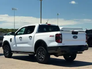 Ford Ranger 2025 4x4 XLT 4 puertas SuperCrew 5.0 pies. SB