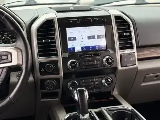 Ford F-150 2020 4x4 Lariat 4 puertas SuperCrew 5.5 pies. SB