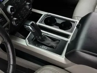Ford F-150 2020 4x4 Lariat 4 puertas SuperCrew 5.5 pies. SB