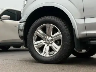 Ford F-150 2020 4x4 Lariat 4 puertas SuperCrew 5.5 pies. SB