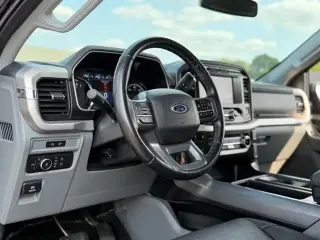 Ford F-150 2022 4x4 XLT 4 puertas SuperCrew 5.5 pies. SB