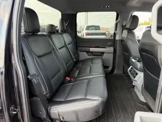 Ford F-150 2022 4x4 XLT 4 puertas SuperCrew 5.5 pies. SB