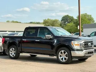 Ford F-150 2022 4x4 XLT 4 puertas SuperCrew 5.5 pies. SB