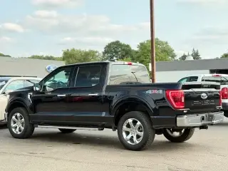 Ford F-150 2022 4x4 XLT 4 puertas SuperCrew 5.5 pies. SB