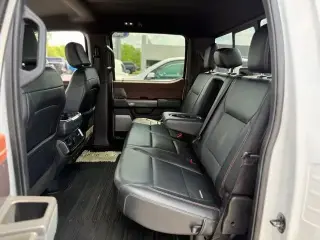 Ford F-150 2023 4x4 Lariat 4 puertas SuperCrew 5.5 pies. Caja corta