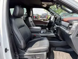 Ford F-150 2023 4x4 Lariat 4 puertas SuperCrew 5.5 pies. Caja corta