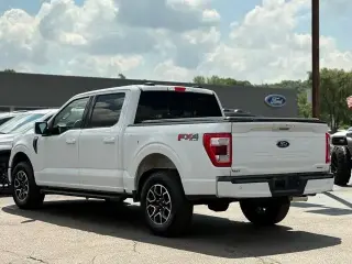 Ford F-150 2023 4x4 Lariat 4 puertas SuperCrew 5.5 pies. Caja corta