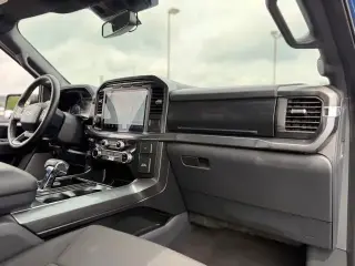 Ford F-150 2023 4x4 XLT 4 puertas SuperCrew 5.5 pies. SB