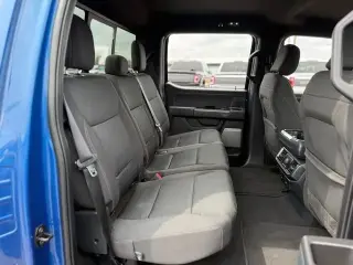 Ford F-150 2023 4x4 XLT 4 puertas SuperCrew 5.5 pies. SB