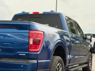 Ford F-150 2023 4x4 XLT 4 puertas SuperCrew 5.5 pies. SB