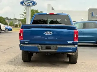 Ford F-150 2023 4x4 XLT 4 puertas SuperCrew 5.5 pies. SB