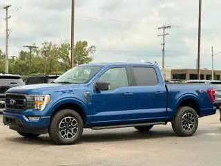 Ford F-150 2023 4x4 XLT 4 puertas SuperCrew 5.5 pies. SB