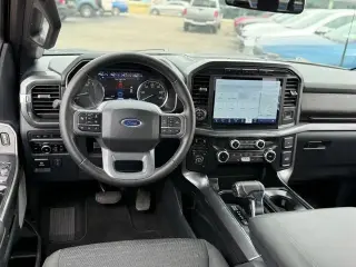 Ford F-150 2023 4x4 XLT 4 puertas SuperCrew 5.5 pies. SB