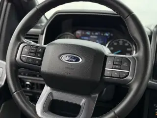 Ford F-150 2023 4x4 XLT 4 puertas SuperCrew 5.5 pies. SB