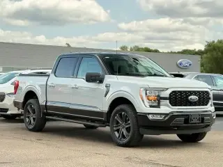 Ford F-150 2023 4x4 XLT 4 puertas SuperCrew 5.5 pies. SB