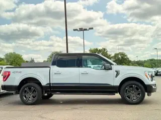 Ford F-150 2023 4x4 XLT 4 puertas SuperCrew 5.5 pies. SB