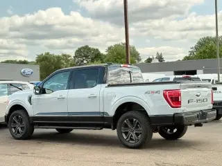 Ford F-150 2023 4x4 XLT 4 puertas SuperCrew 5.5 pies. SB