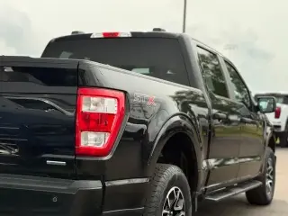 Ford F-150 2023 4x4 XL 4 puertas SuperCrew 5.5 pies SB