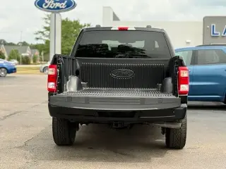 Ford F-150 2023 4x4 XL 4 puertas SuperCrew 5.5 pies SB