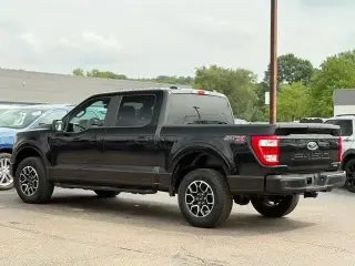 Ford F-150 2023 4x4 XL 4 puertas SuperCrew 5.5 pies SB