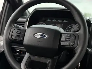 Ford F-150 2023 4x4 XL 4 puertas SuperCrew 5.5 pies SB