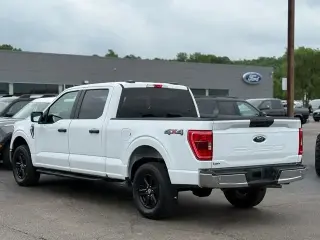 Ford F-150 2022 4x4 XLT 4 puertas SuperCrew 5.5 pies. SB