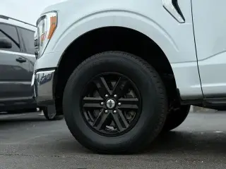 Ford F-150 2022 4x4 XLT 4 puertas SuperCrew 5.5 pies. SB