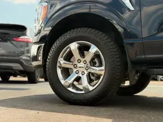 Ford F-150 2023 4x4 XLT 4 puertas SuperCrew 5.5 pies SB