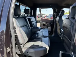 Ford F-150 2023 4x4 Lariat 4 puertas SuperCrew 6.5 pies. Caja corta