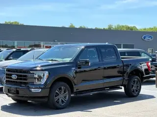 Ford F-150 2023 4x4 Lariat 4 puertas SuperCrew 6.5 pies. Caja corta
