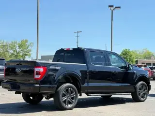Ford F-150 2023 4x4 Lariat 4 puertas SuperCrew 6.5 pies. Caja corta