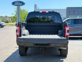 Ford F-150 2023 4x4 Lariat 4 puertas SuperCrew 6.5 pies. Caja corta
