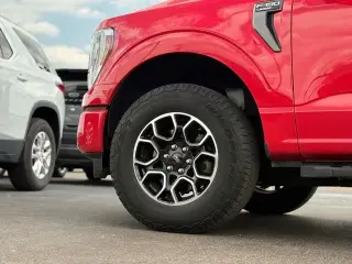 Ford F-150 2021 4x4 Lariat 4 puertas SuperCrew 6.5 pies. SB