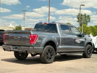 Ford F-150 2022 4x4 XLT 4 puertas SuperCrew 5.5 pies. Caja corta