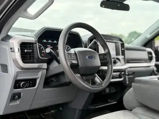 Ford F-150 2023 4x4 XLT 4 puertas SuperCrew 5.5 pies. SB