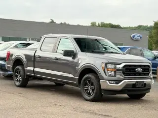 Ford F-150 2023 4x4 XLT 4 puertas SuperCrew 5.5 pies. SB