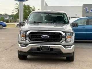 Ford F-150 2023 4x4 XLT 4 puertas SuperCrew 5.5 pies. SB