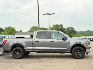 Ford F-150 2023 4x4 XLT 4 puertas SuperCrew 5.5 pies. SB