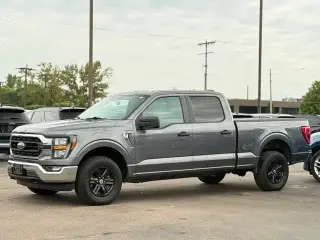 Ford F-150 2023 4x4 XLT 4 puertas SuperCrew 5.5 pies. SB