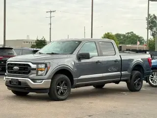 Ford F-150 2023 4x4 XLT 4 puertas SuperCrew 5.5 pies. SB