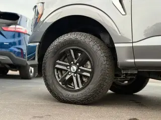 Ford F-150 2023 4x4 XLT 4 puertas SuperCrew 5.5 pies. SB