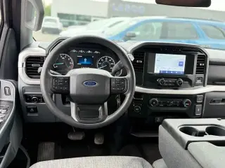 Ford F-150 2023 4x4 XLT 4 puertas SuperCrew 5.5 pies. SB