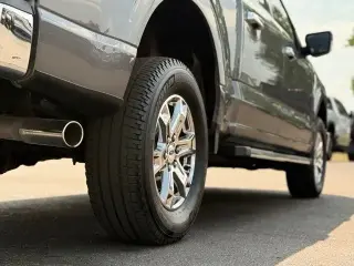 Ford F-150 2023 4x4 XLT 4 puertas SuperCrew 6.5 pies SB