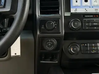 Ford F-150 2019 4x4 XLT Cabina Super 4 puertas 6.5 pies SB