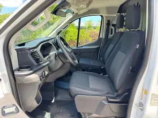 Ford Transit 2025 250 3 puertas SWB Techo Bajo Furgón de Carga