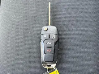 Ford Transit 2025 250 3 puertas SWB Techo Bajo Furgón de Carga