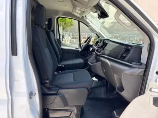 Ford Transit 2025 250 3 puertas SWB Techo Bajo Furgón de Carga