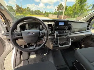 Ford Transit 2025 250 3 puertas SWB Techo Bajo Furgón de Carga