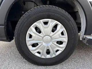 Ford Transit 2025 250 3 puertas SWB Techo Bajo Furgón de Carga